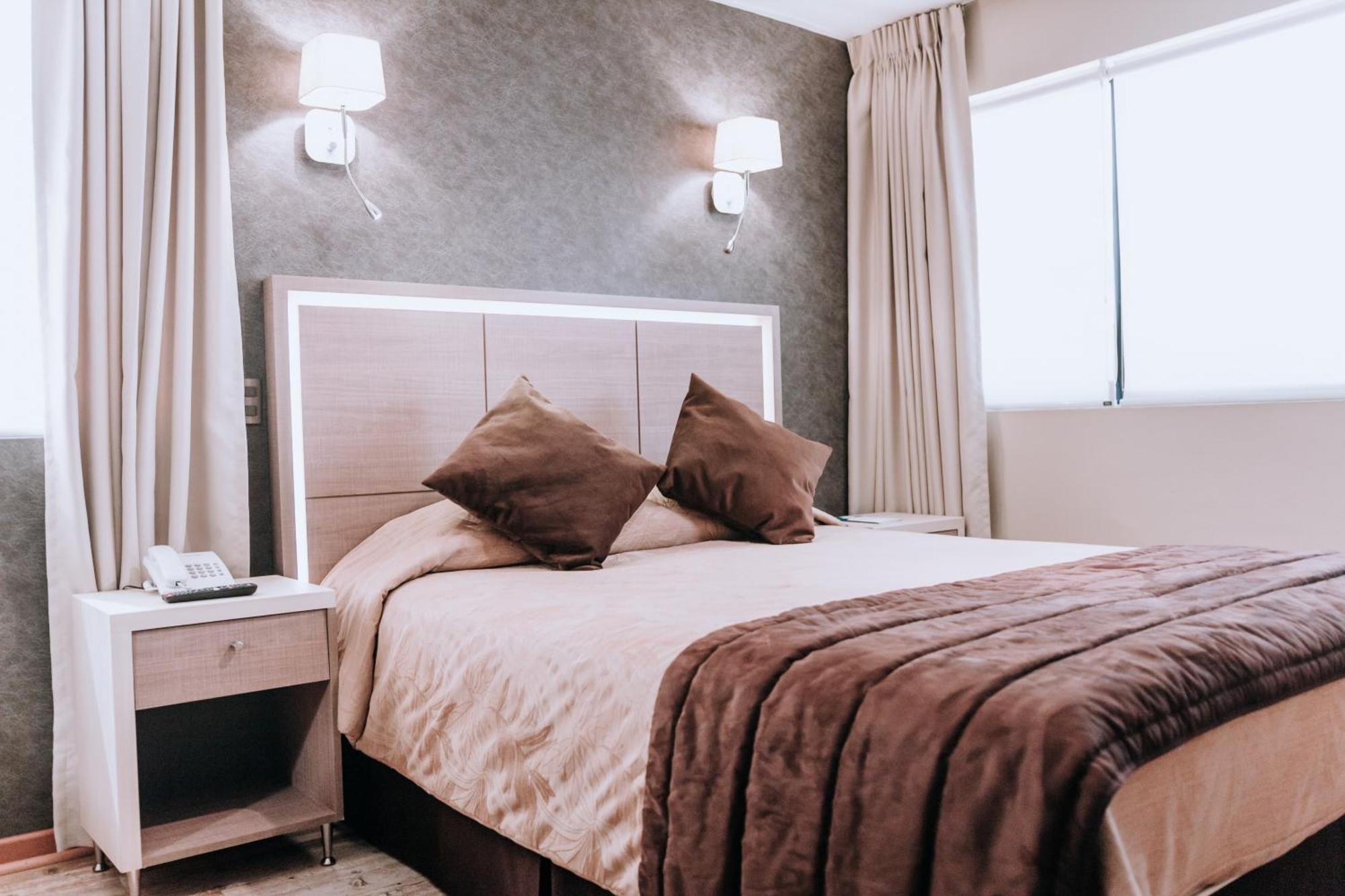 Hotel Diego De Velazquez Santiago Eksteriør bilde