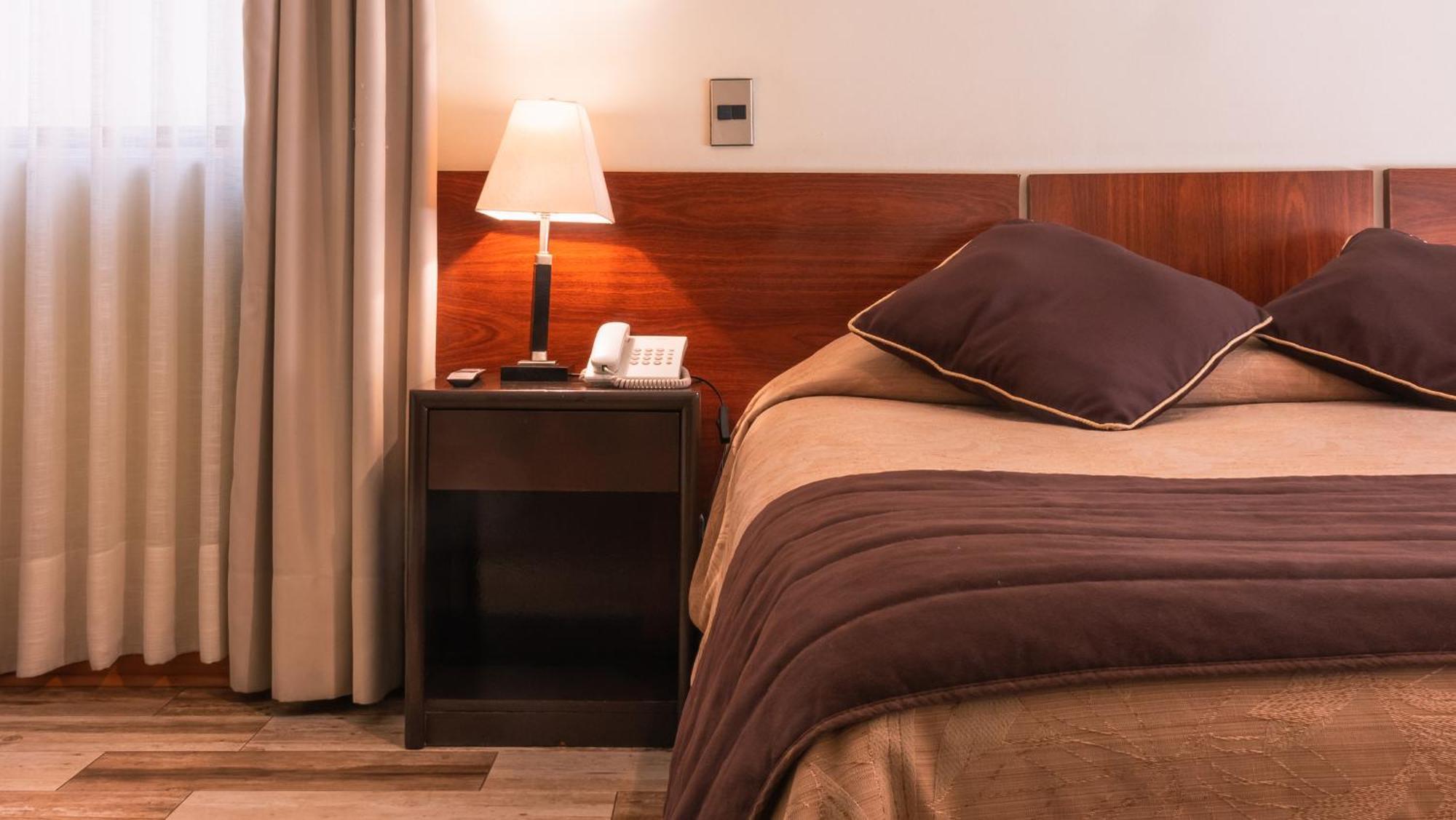 Hotel Diego De Velazquez Santiago Eksteriør bilde