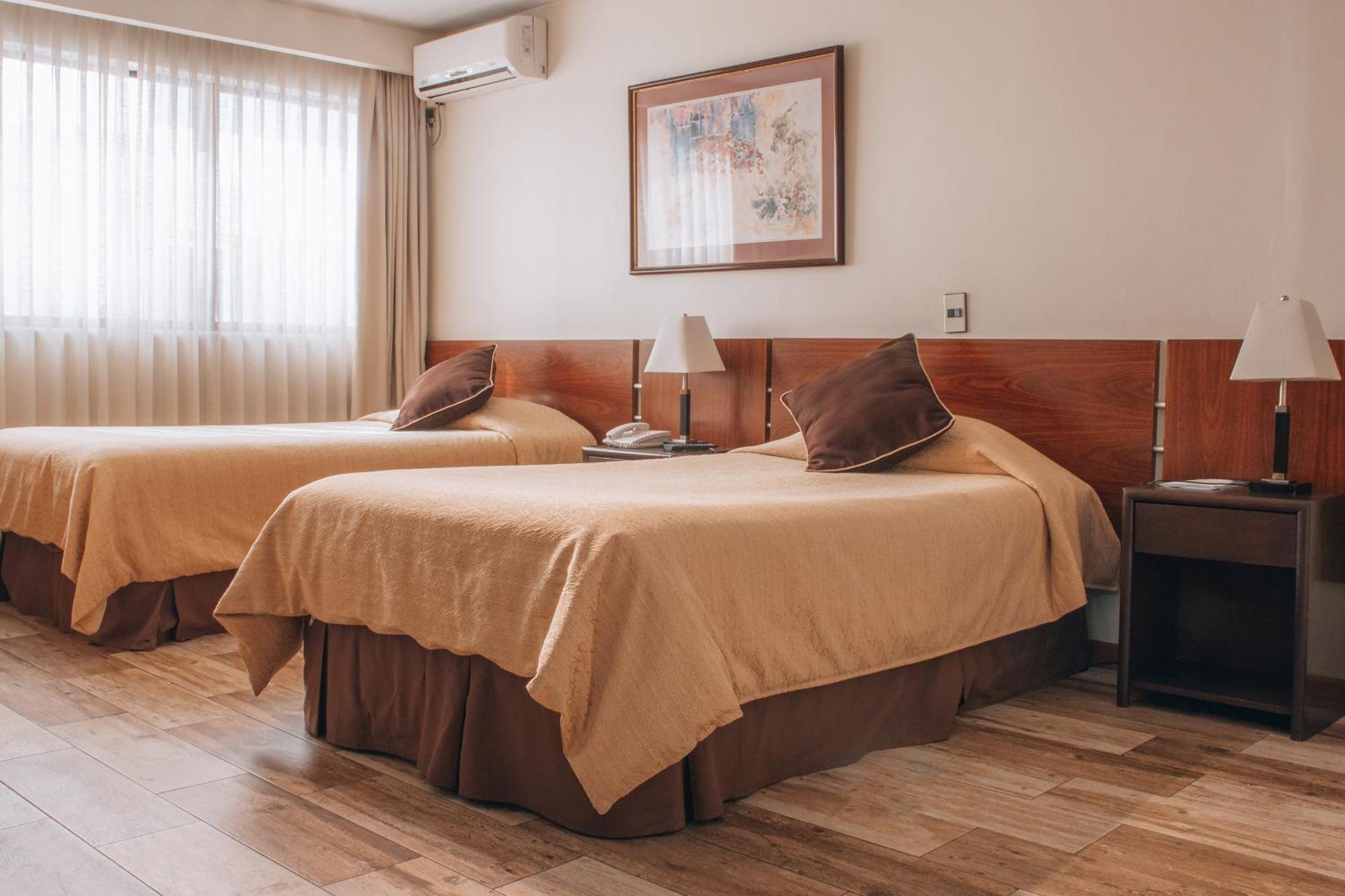 Hotel Diego De Velazquez Santiago Eksteriør bilde