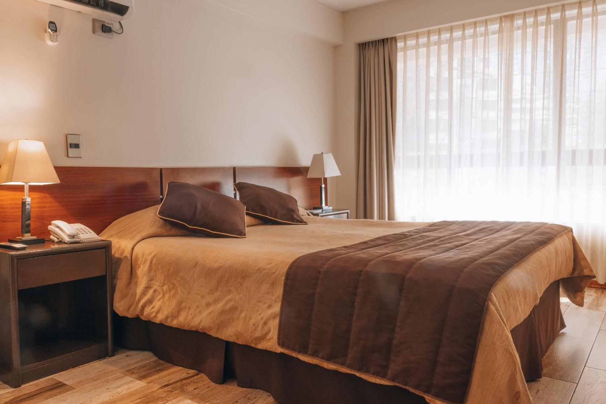 Hotel Diego De Velazquez Santiago Eksteriør bilde