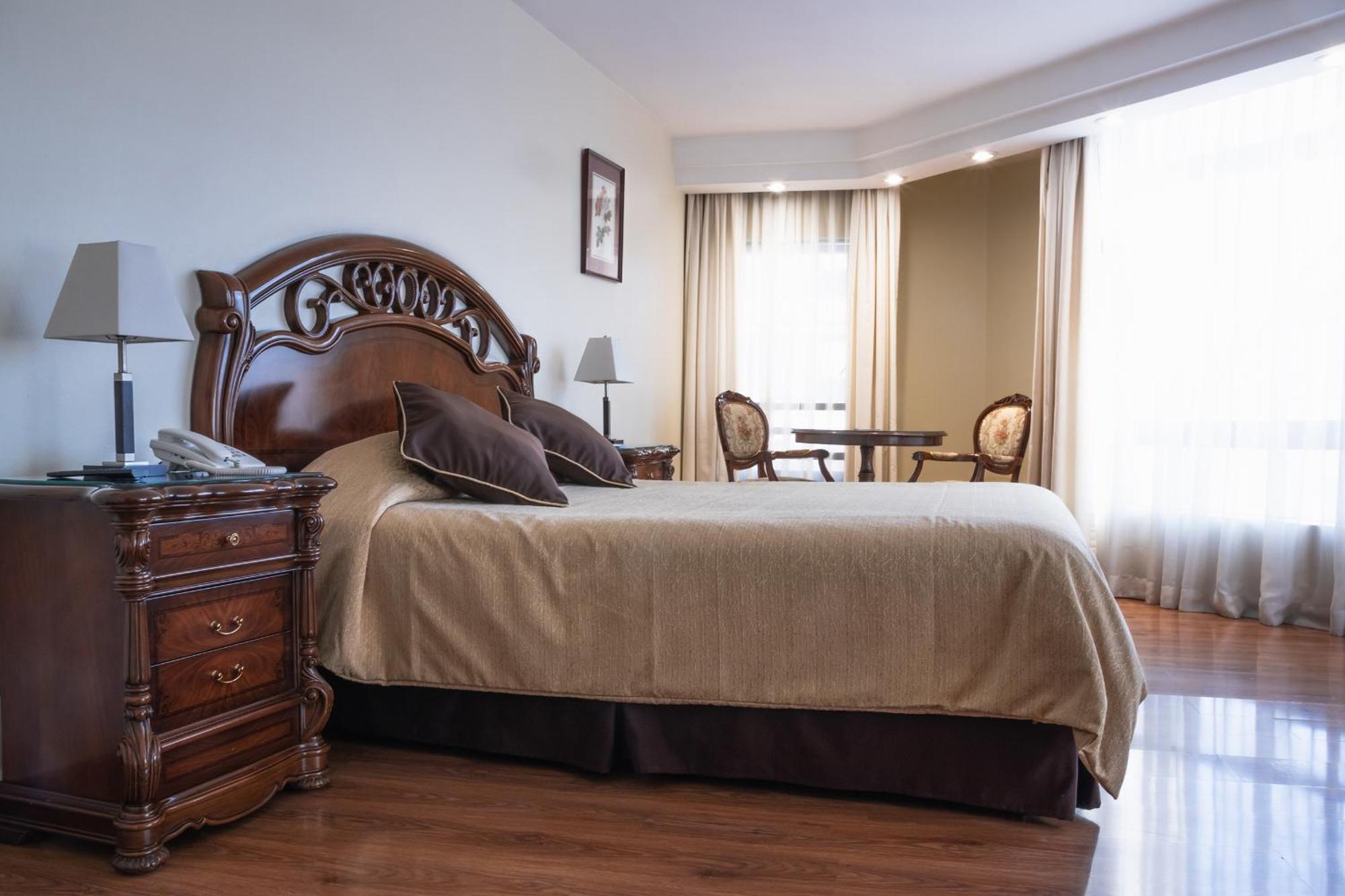Hotel Diego De Velazquez Santiago Eksteriør bilde
